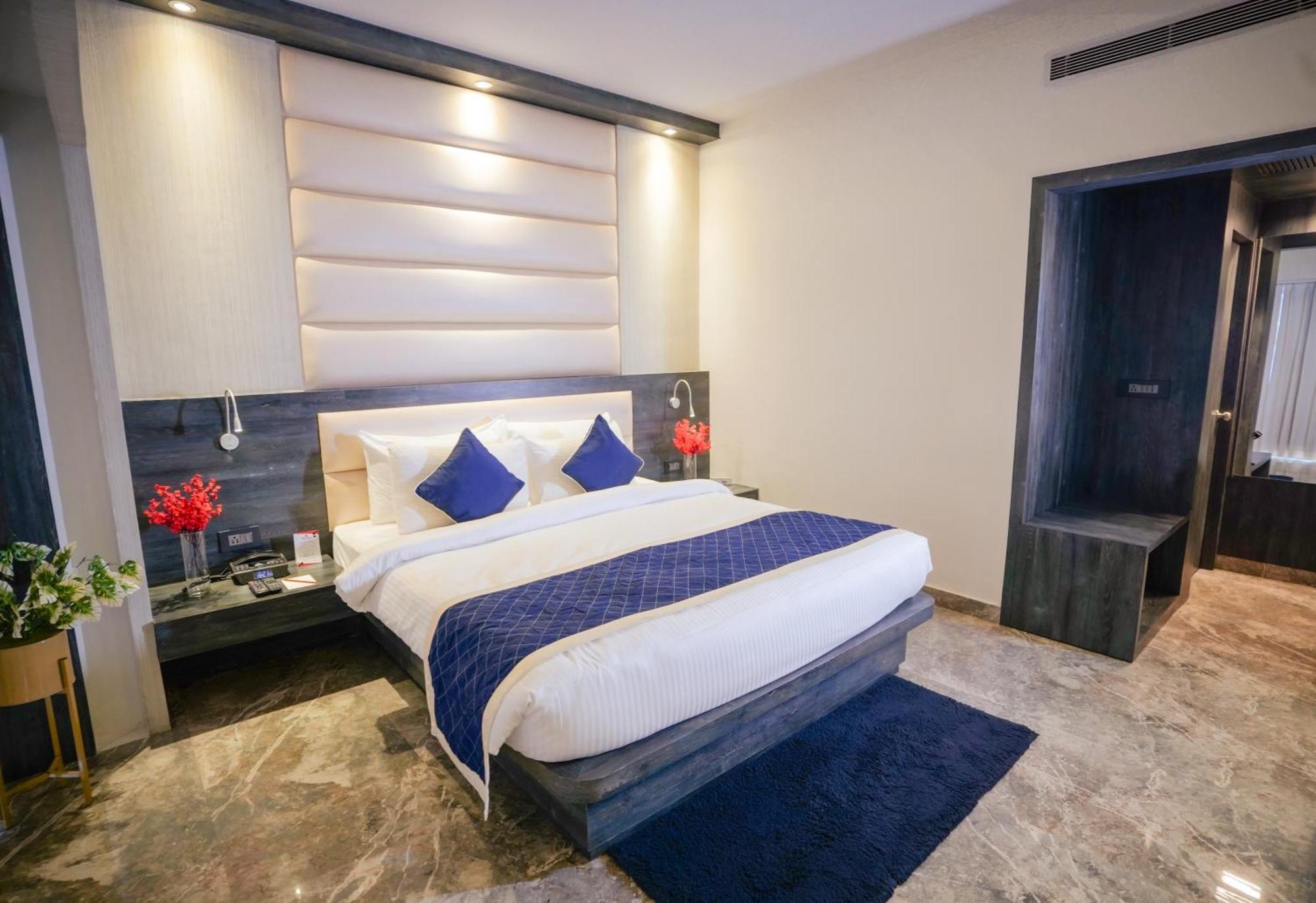 Hotel Swarn Towers Bareilly Exteriér fotografie