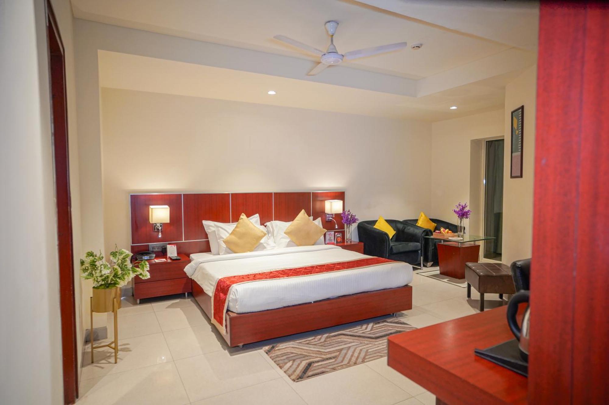 Hotel Swarn Towers Bareilly Exteriér fotografie
