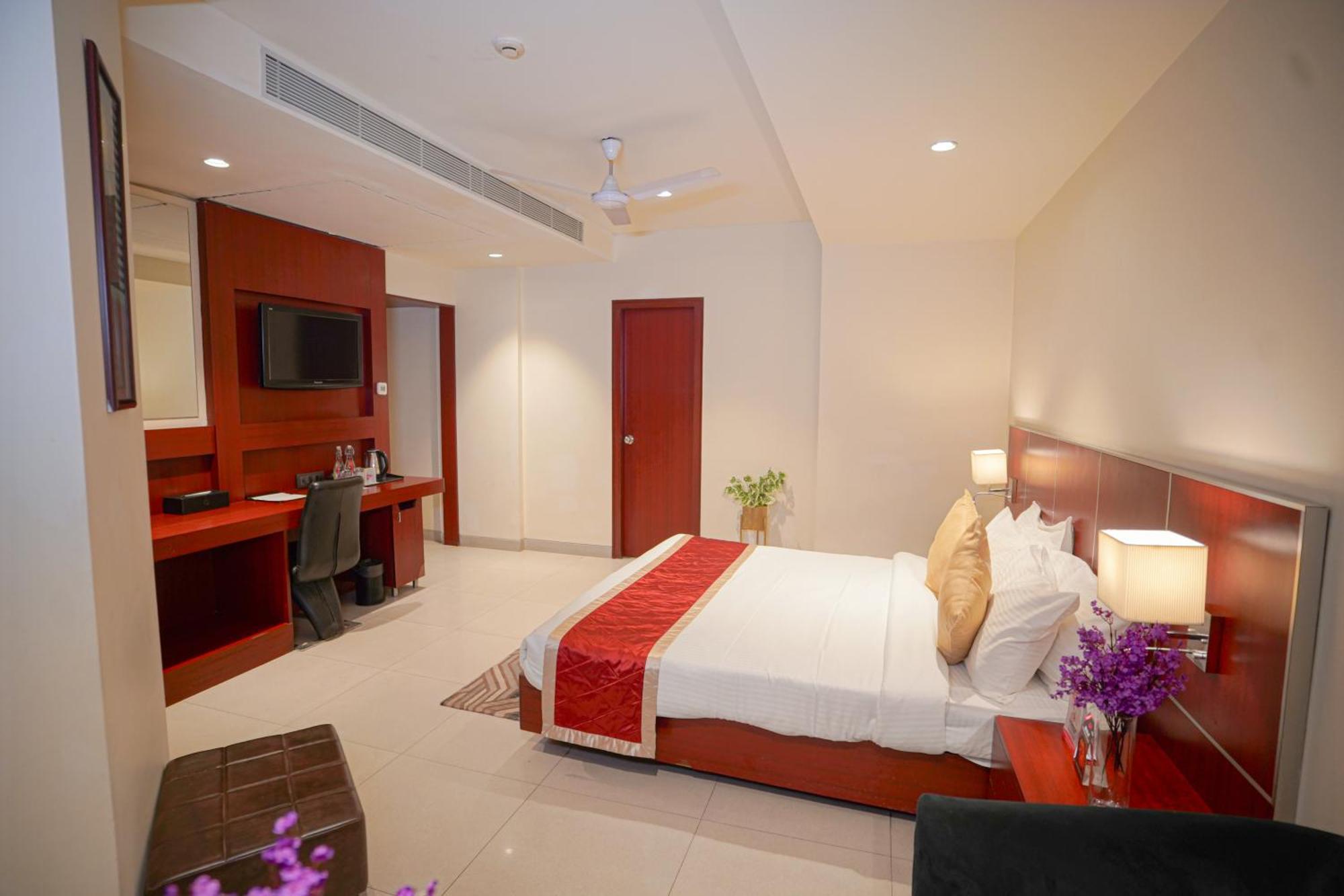 Hotel Swarn Towers Bareilly Exteriér fotografie