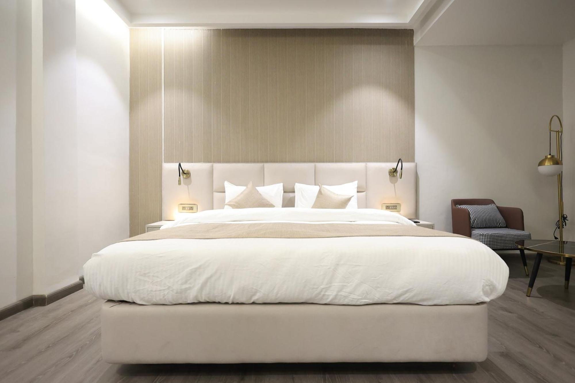 Hotel Swarn Towers Bareilly Exteriér fotografie