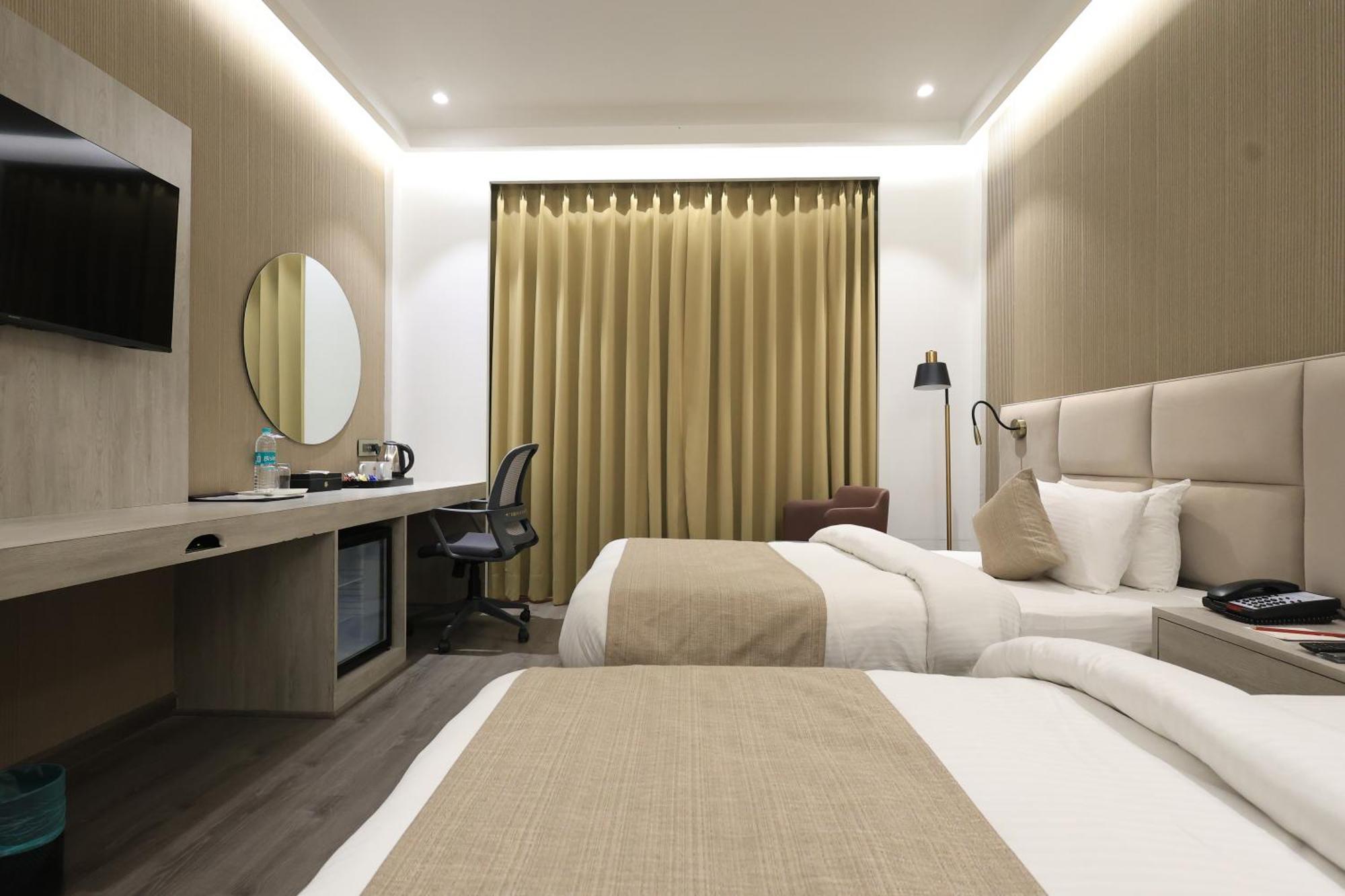 Hotel Swarn Towers Bareilly Exteriér fotografie